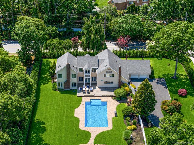 2 Jodi Drive, Manorville, NY 11949
