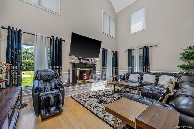 2 Jodi Drive, Manorville, NY 11949