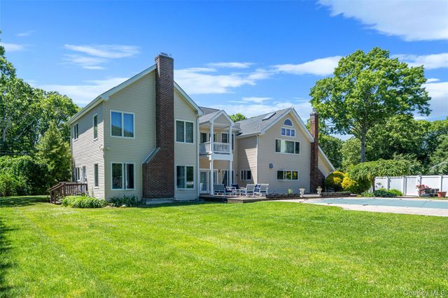 2 Jodi Drive, Manorville, NY 11949