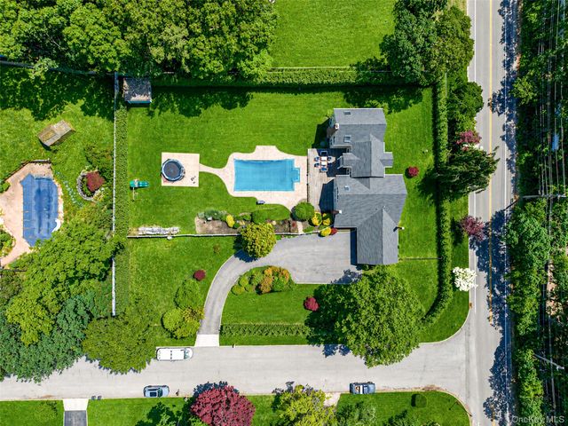 2 Jodi Drive, Manorville, NY 11949