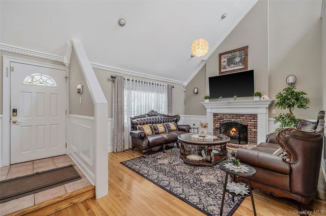 2 Jodi Drive, Manorville, NY 11949