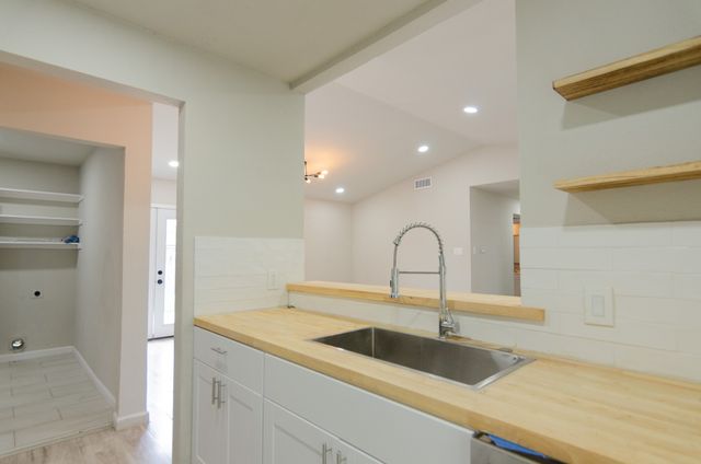 1712 Rocky Place Court, Dallas, TX 75217