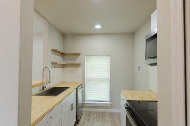 1712 Rocky Place Court, Dallas, TX 75217