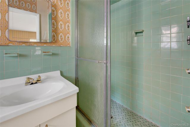 197 Delaware Avenue, Freeport, NY 11520