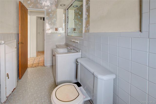 197 Delaware Avenue, Freeport, NY 11520