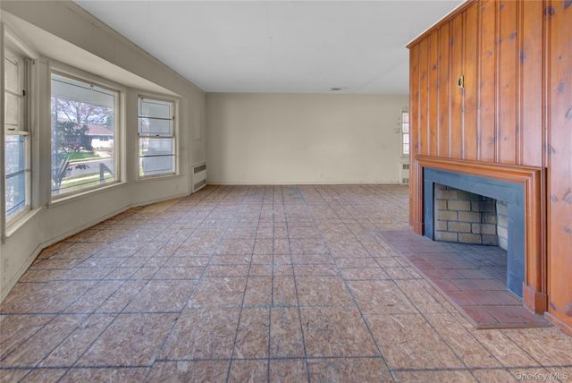 197 Delaware Avenue, Freeport, NY 11520