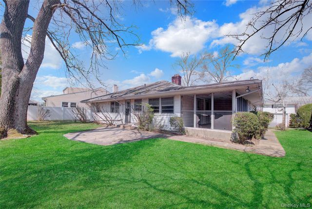 197 Delaware Avenue, Freeport, NY 11520