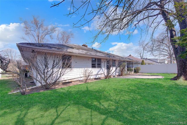 197 Delaware Avenue, Freeport, NY 11520