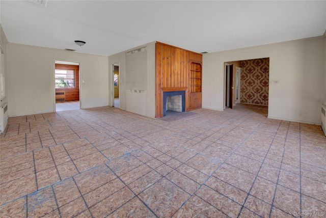 197 Delaware Avenue, Freeport, NY 11520