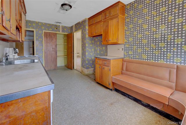 197 Delaware Avenue, Freeport, NY 11520