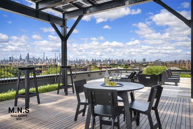 2254 46th St Apt 602, New York City, NY 11105