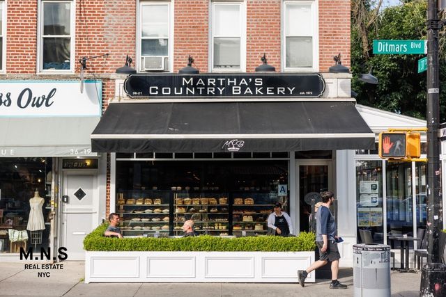 2254 46th St Apt 602, New York City, NY 11105