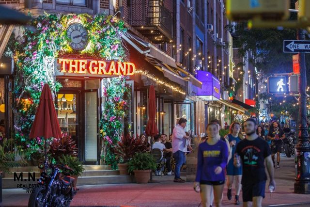 2254 46th St Apt 602, New York City, NY 11105