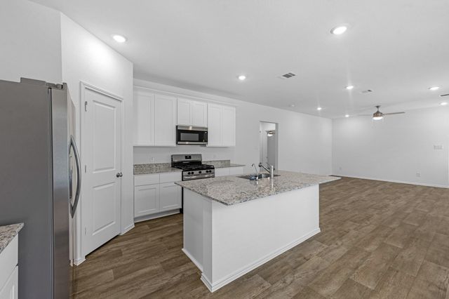 3038 Holland Lakes Drive, Fulshear, TX 77441