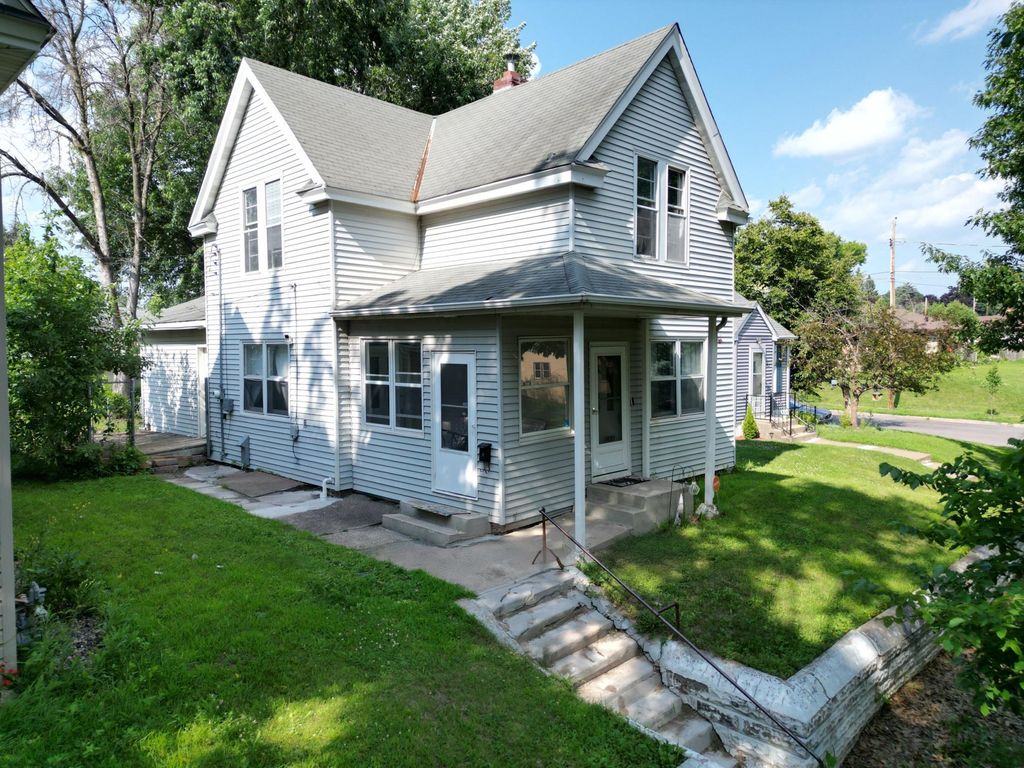 1651 4th Street E, Saint Paul, MN 55106
