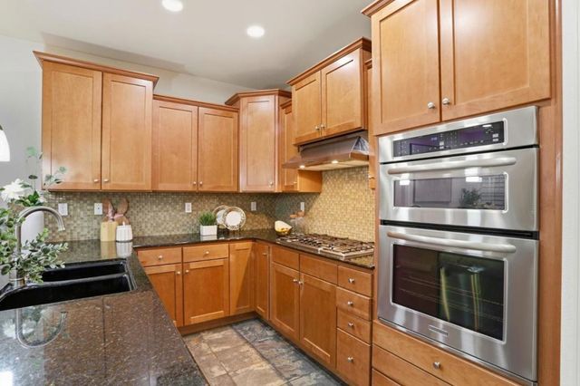 257 Rayos Del Sol Drive, San Jose, CA 95116