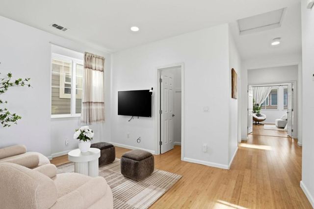 257 Rayos Del Sol Drive, San Jose, CA 95116