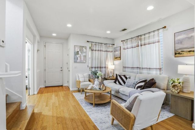 257 Rayos Del Sol Drive, San Jose, CA 95116