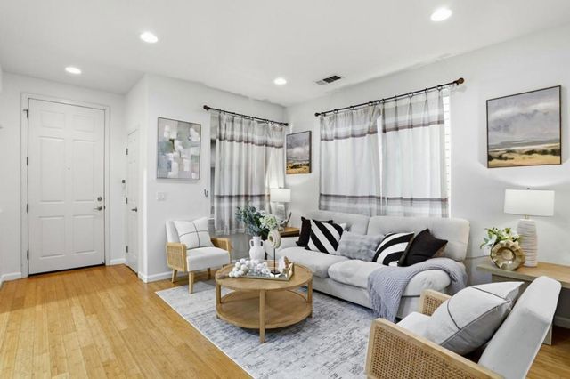 257 Rayos Del Sol Drive, San Jose, CA 95116