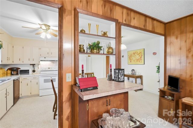 1745 Northbrook Drive, Charlotte, NC 28216