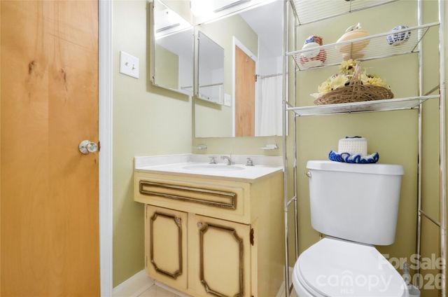 1745 Northbrook Drive, Charlotte, NC 28216