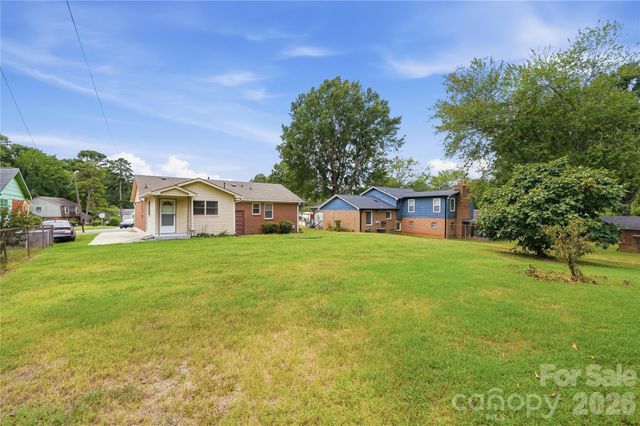 1745 Northbrook Drive, Charlotte, NC 28216