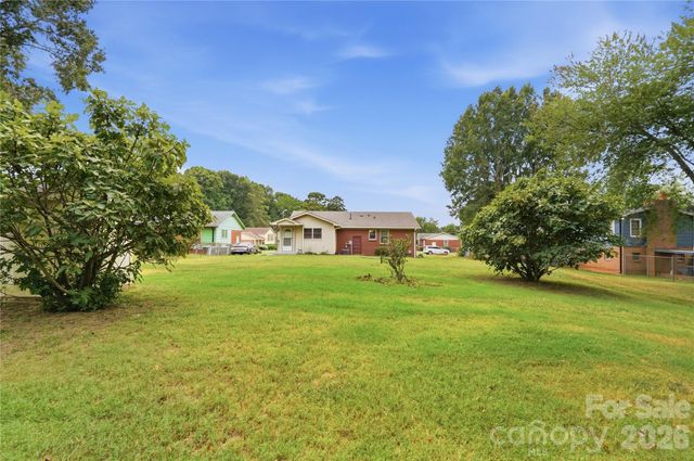 1745 Northbrook Drive, Charlotte, NC 28216