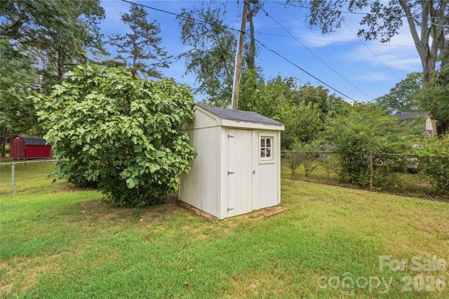 1745 Northbrook Drive, Charlotte, NC 28216