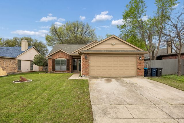 4232 Staghorn Circle N, Fort Worth, TX 76137