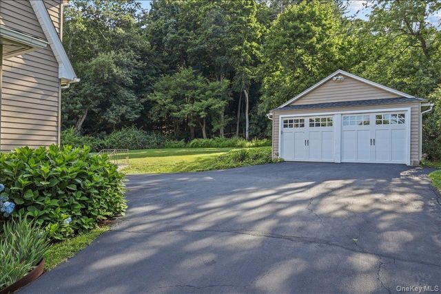 13 Washburn Road, Mount Kisco, NY 10549