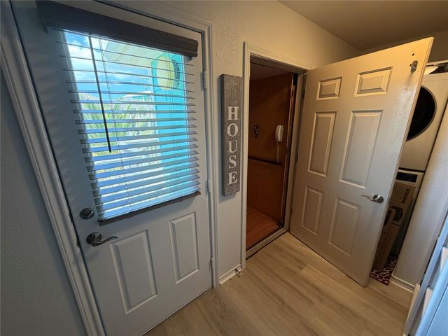 980 S Stingaree Drive, Crystal Beach, TX 77650