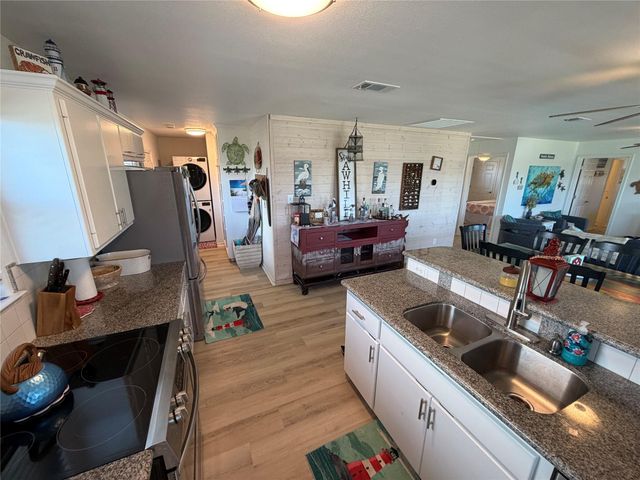 980 S Stingaree Drive, Crystal Beach, TX 77650