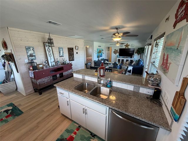 980 S Stingaree Drive, Crystal Beach, TX 77650