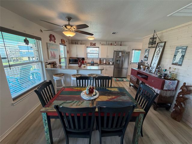 980 S Stingaree Drive, Crystal Beach, TX 77650