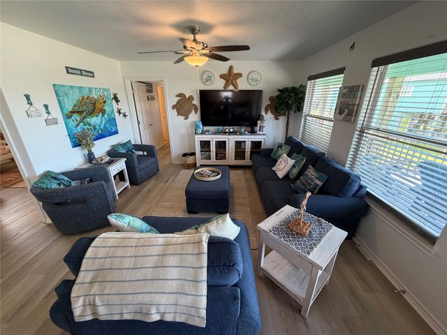 980 S Stingaree Drive, Crystal Beach, TX 77650