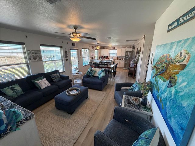 980 S Stingaree Drive, Crystal Beach, TX 77650