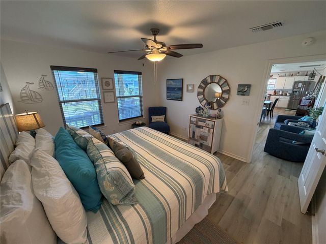 980 S Stingaree Drive, Crystal Beach, TX 77650