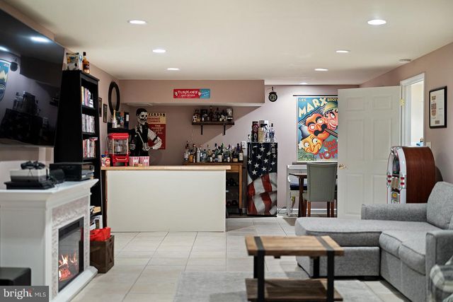 15 RODEO, Jackson, NJ 08527