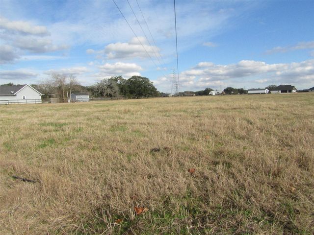 707 Winchester Trail, Angleton, TX 77515