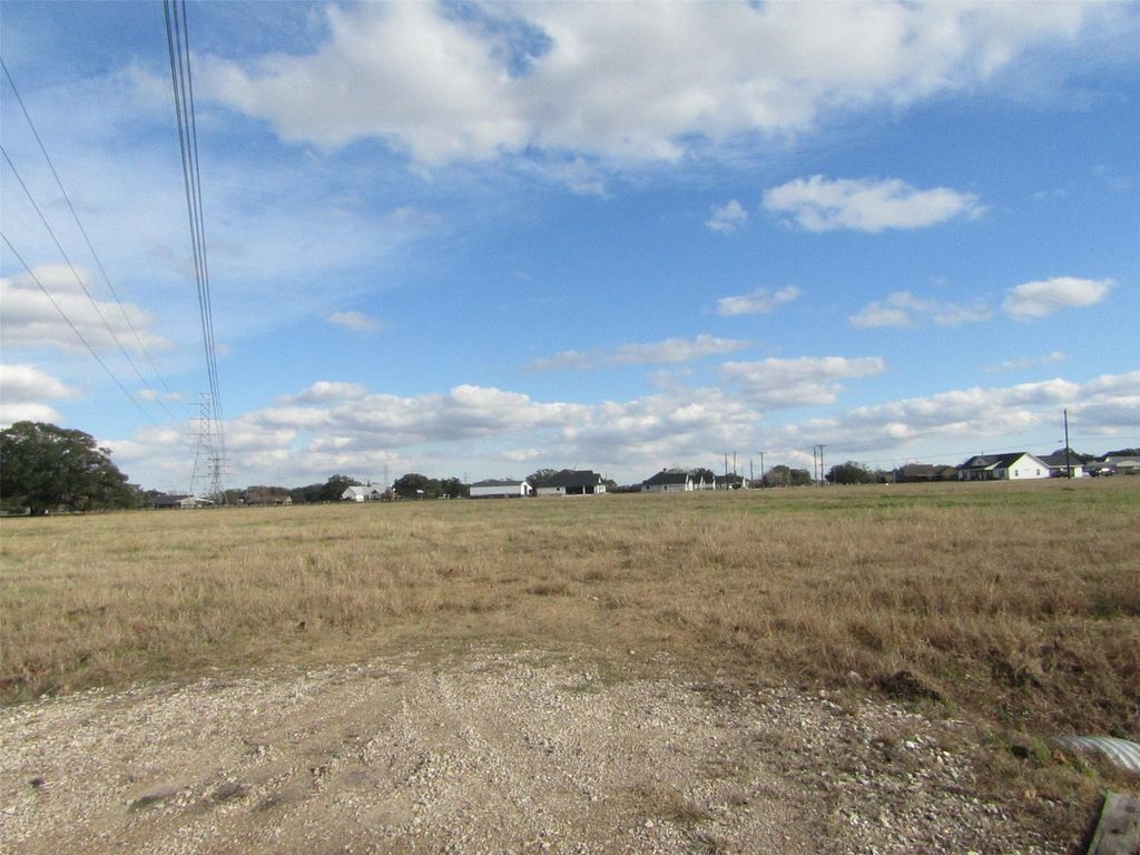 707 Winchester Trail, Angleton, TX 77515