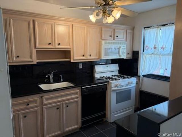 8017 156th Avenue 129, Howard Beach, NY 11414