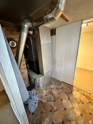 5376 S 2200 W, Roy, UT 84067