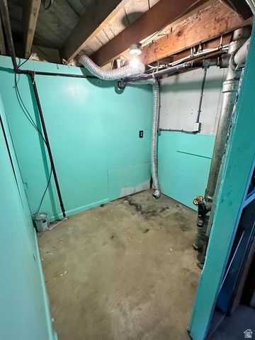 5376 S 2200 W, Roy, UT 84067