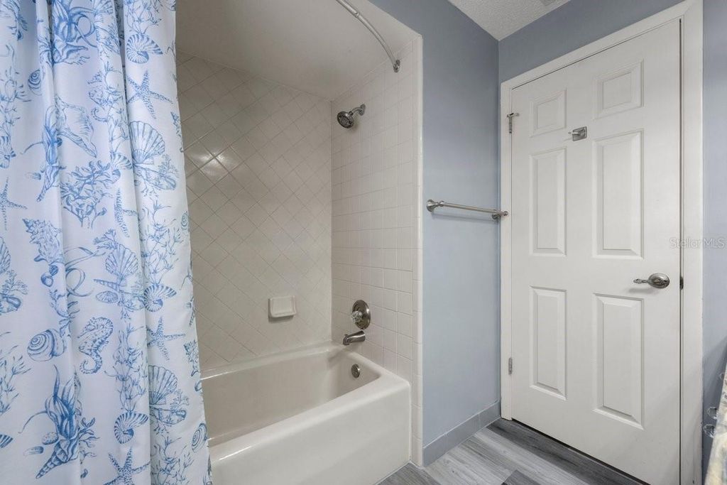 Image 19 of property listing at 7 FOLCROFT LANE, Palm Coast, FL 32137
