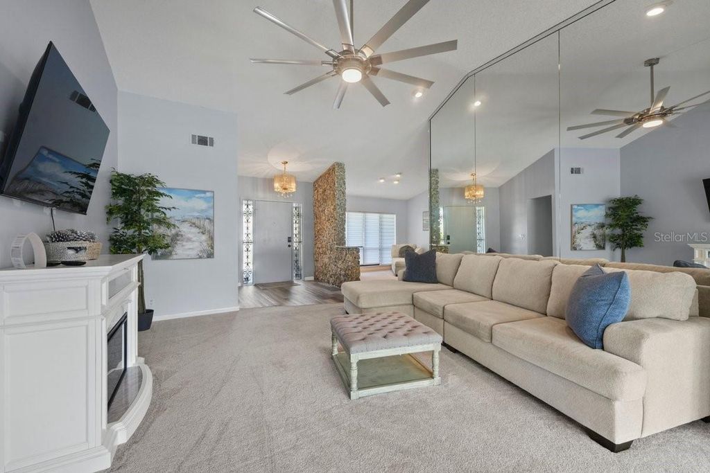 Image 4 of property listing at 7 FOLCROFT LANE, Palm Coast, FL 32137
