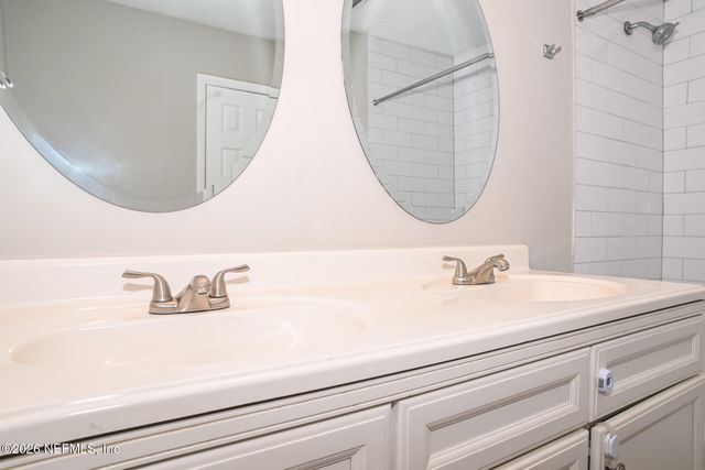 1141 ALDERMAN Road E, Jacksonville, FL 32211
