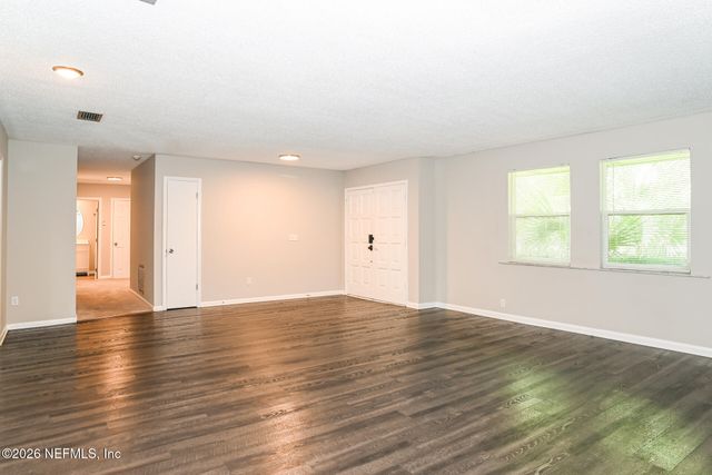 1141 ALDERMAN Road E, Jacksonville, FL 32211