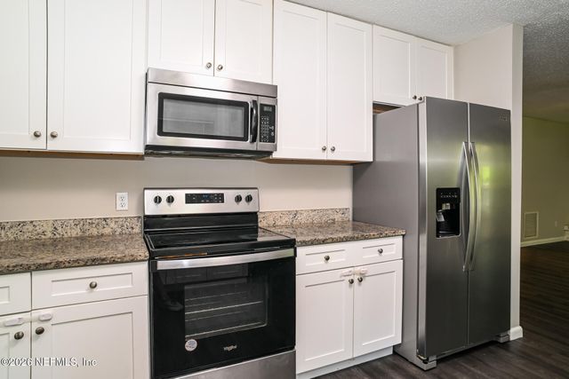 1141 ALDERMAN Road E, Jacksonville, FL 32211