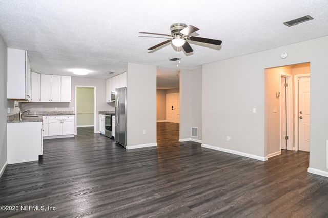 1141 ALDERMAN Road E, Jacksonville, FL 32211