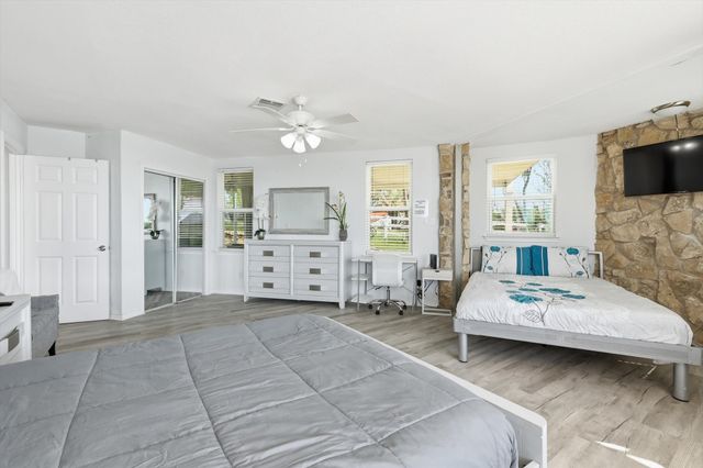 732 Blue Fathom Drive, Runaway Bay, TX 76426